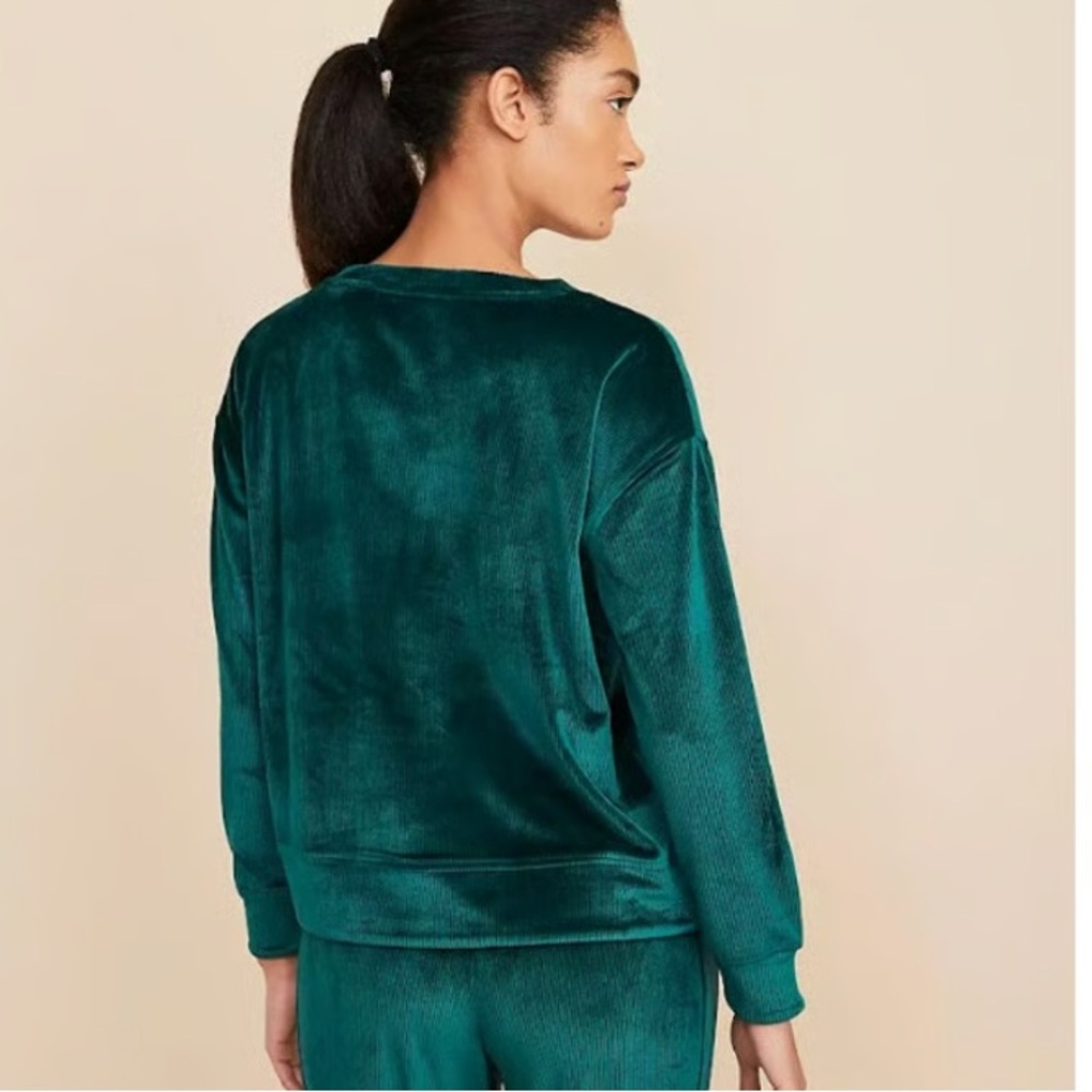 Elegant Teal Women's Crew Neck Sweater